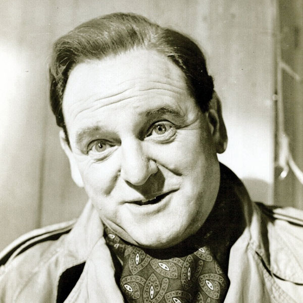 Bernard Lee