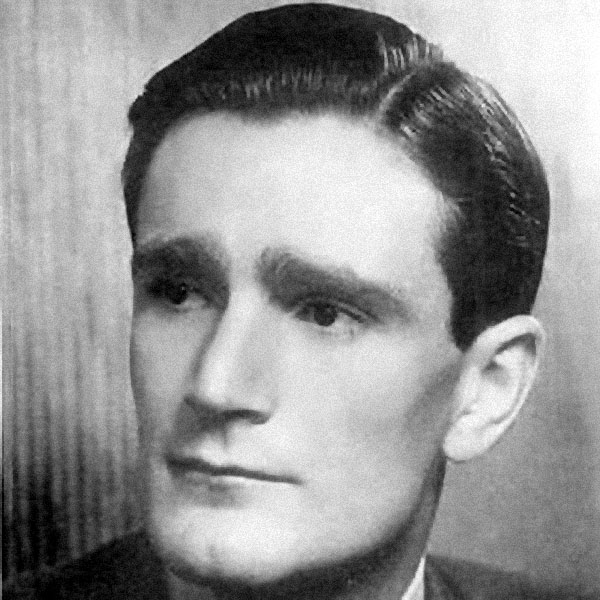 Desmond Llewelyn